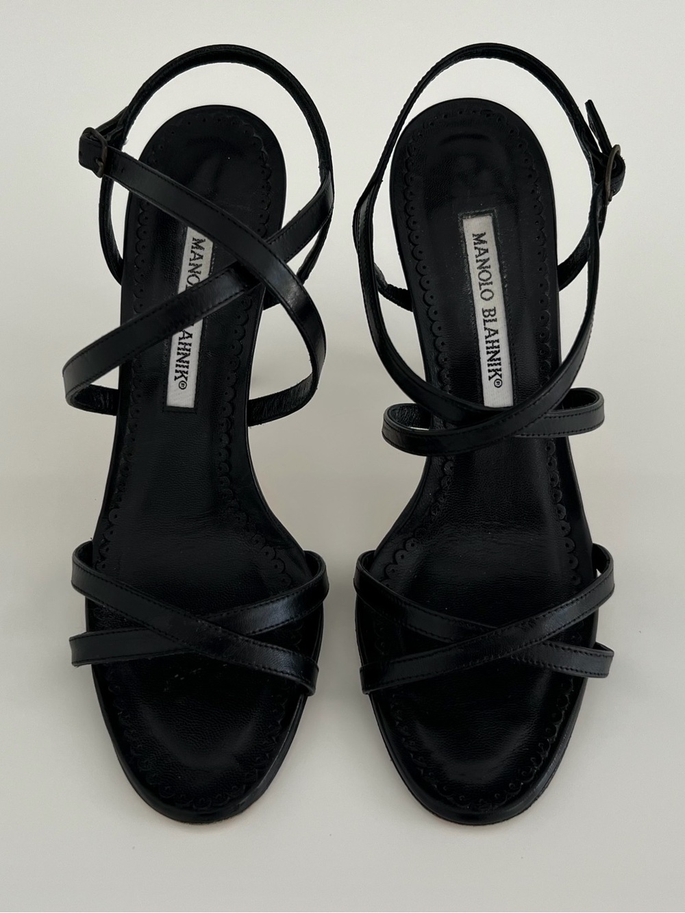 MANOLO BLAHNIK BANYAN BLACK LEATHER CRISS CROSS SANDALS SIZE IT 37.5 / US 7.5